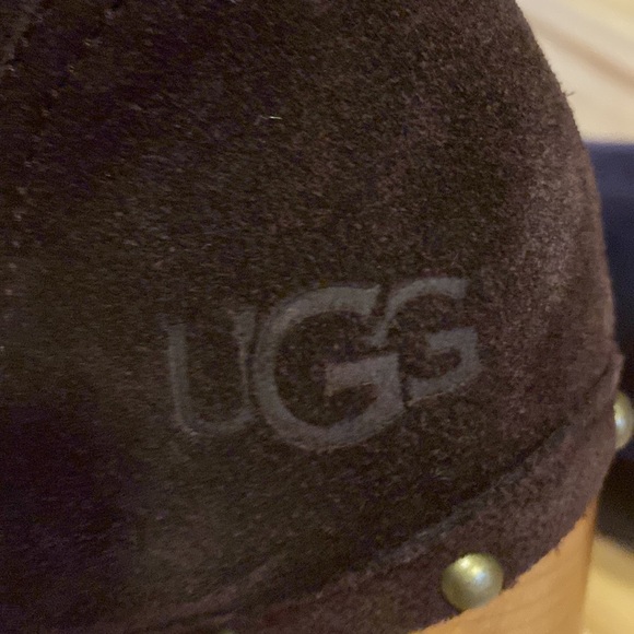 Like New UGG leather suede wooden heel boots, Women’s sized 9 - Picture 3 of 8